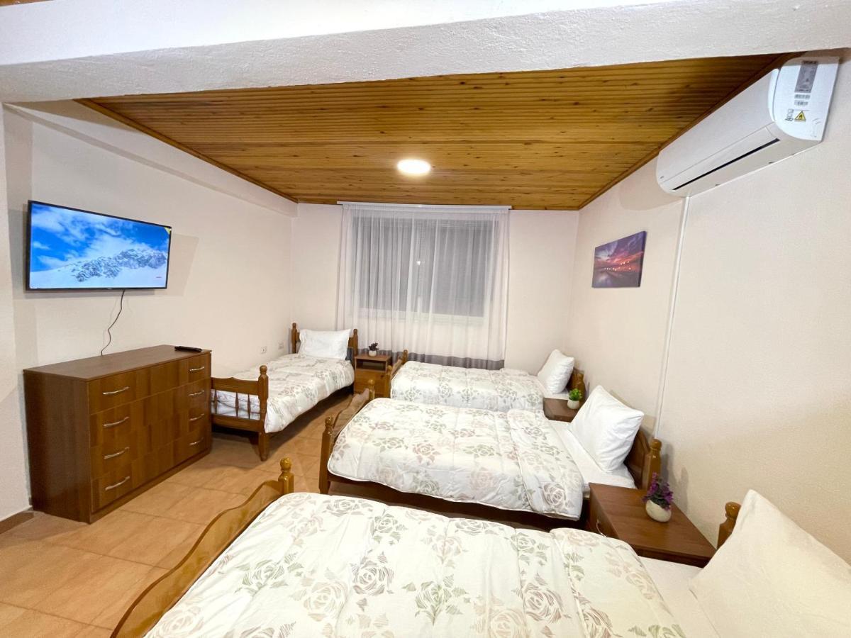 Shkodra Guest House & Trips Екстериор снимка