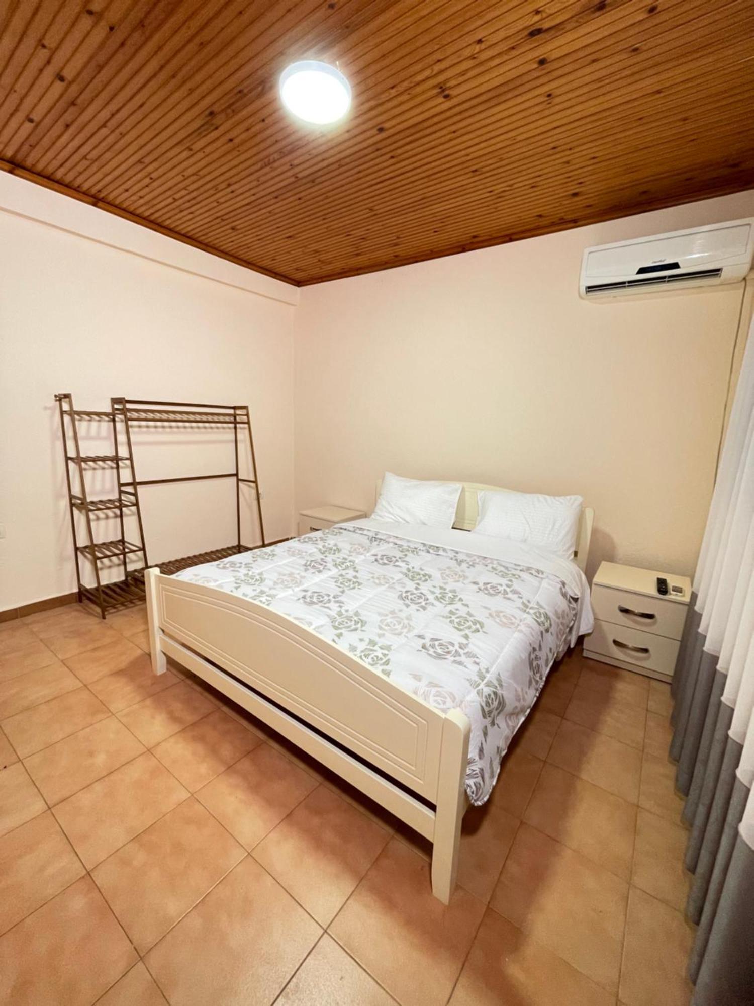 Shkodra Guest House & Trips Екстериор снимка