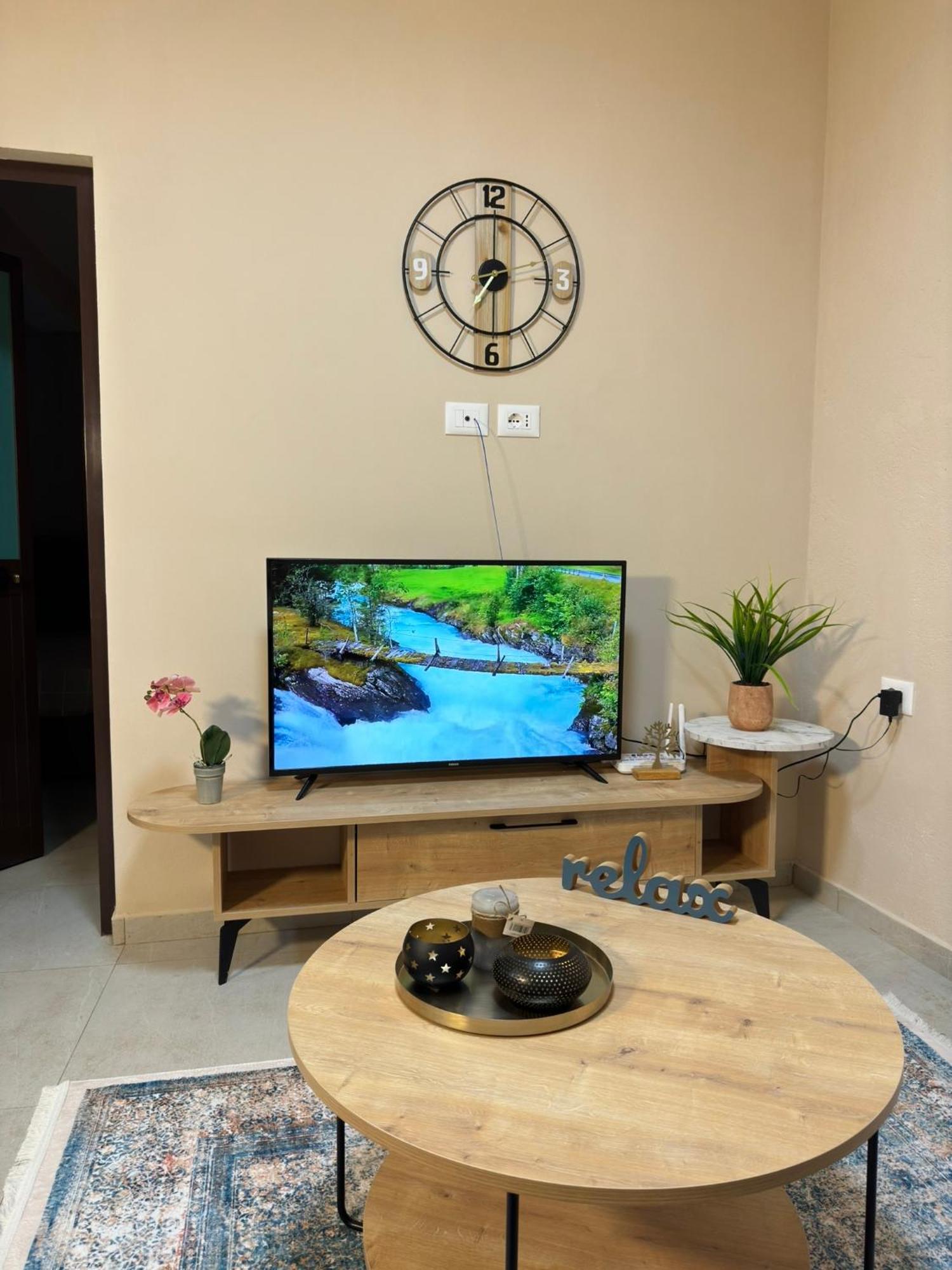 Shkodra Guest House & Trips Екстериор снимка