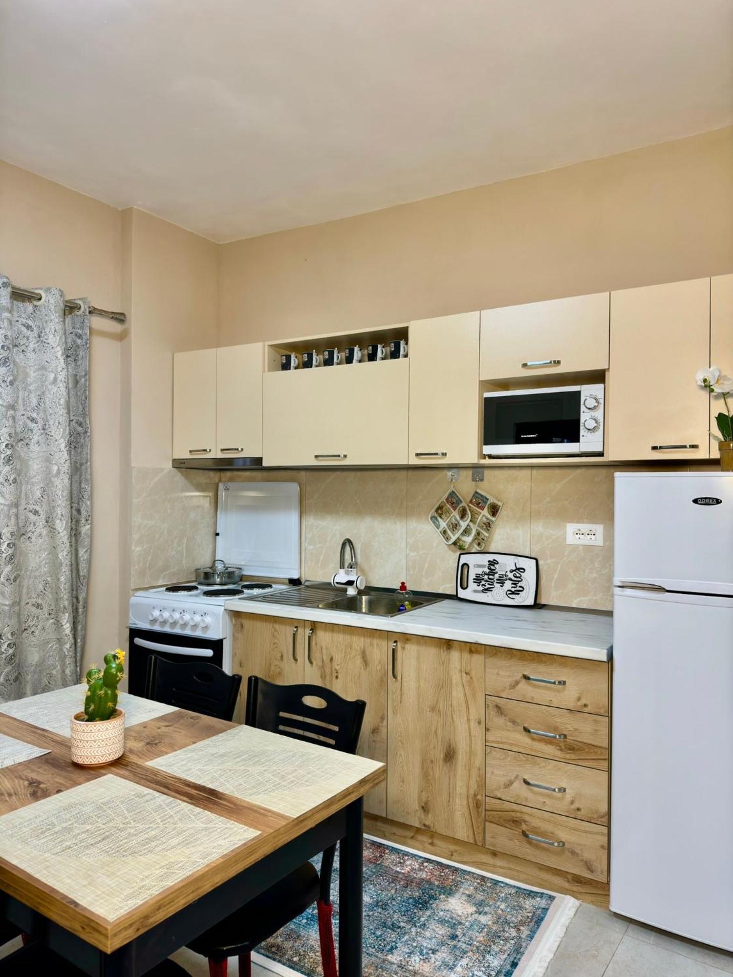Shkodra Guest House & Trips Екстериор снимка