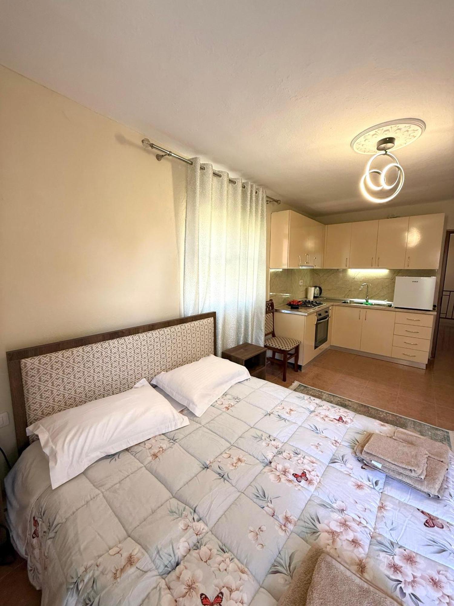 Shkodra Guest House & Trips Екстериор снимка