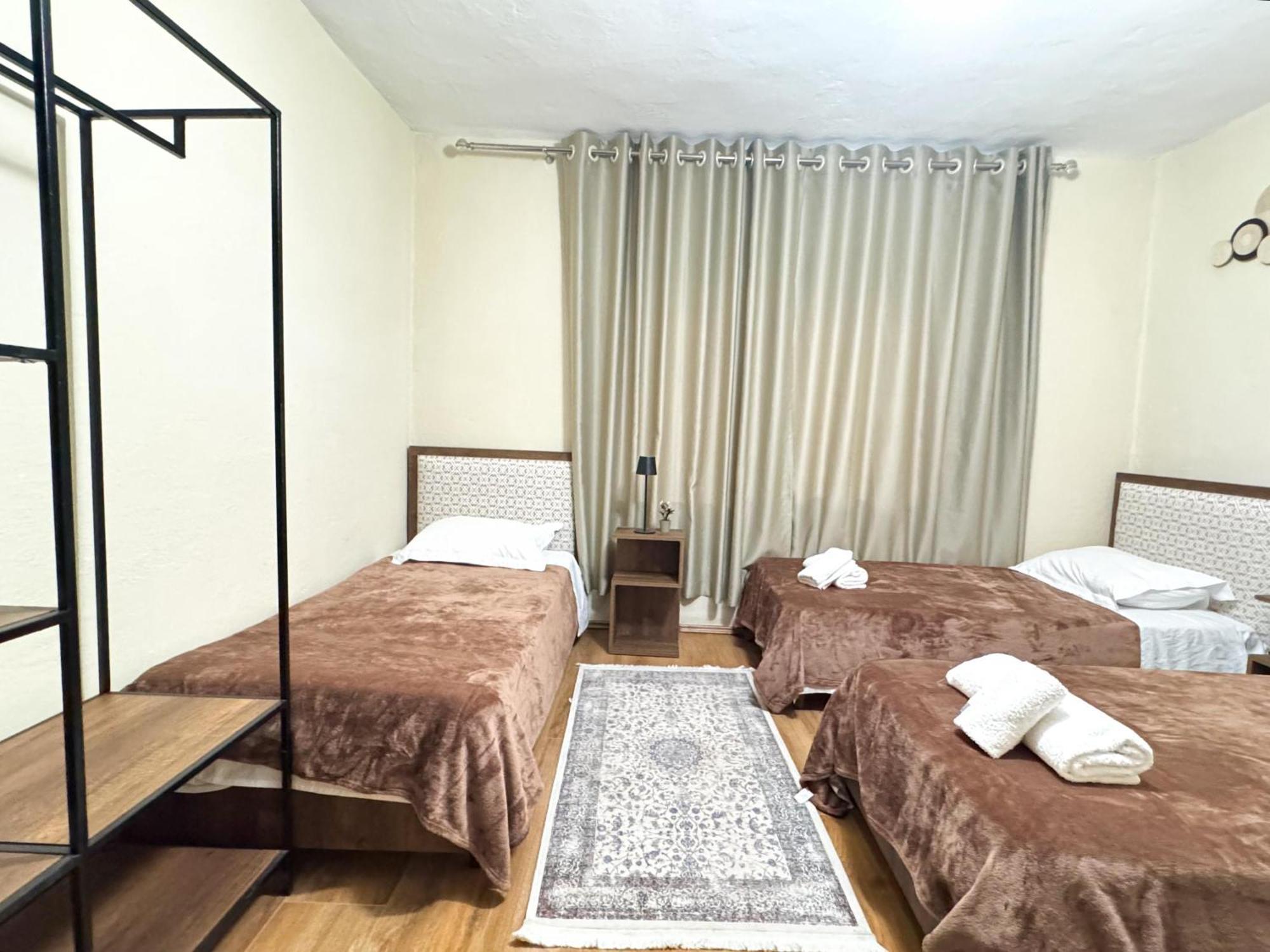Shkodra Guest House & Trips Екстериор снимка