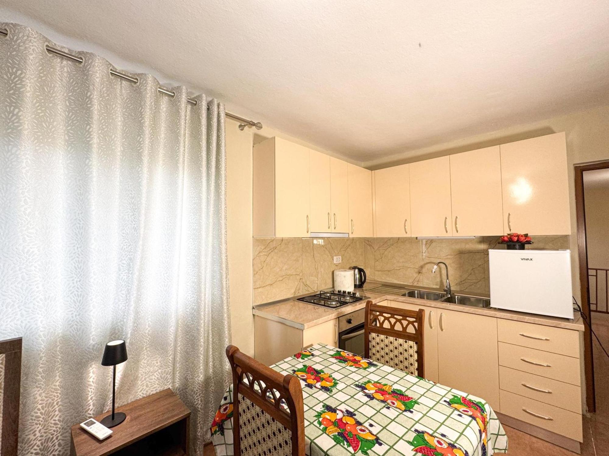 Shkodra Guest House & Trips Стая снимка